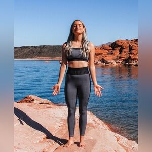 NWT Whisper Active Ribbed Legging